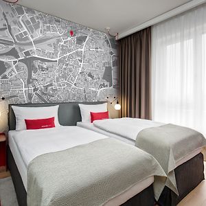 Zimmer mit zwei Einzelbetten